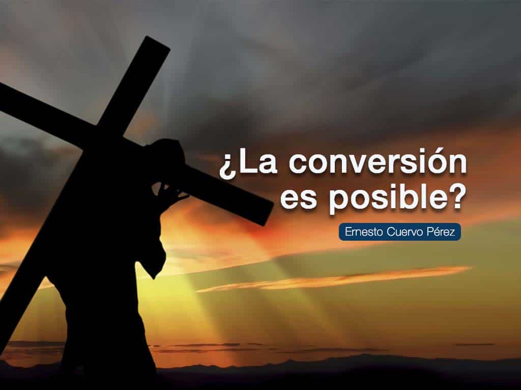 persona cargando la cruz como portada para leer el artículo de la conversión es posible
